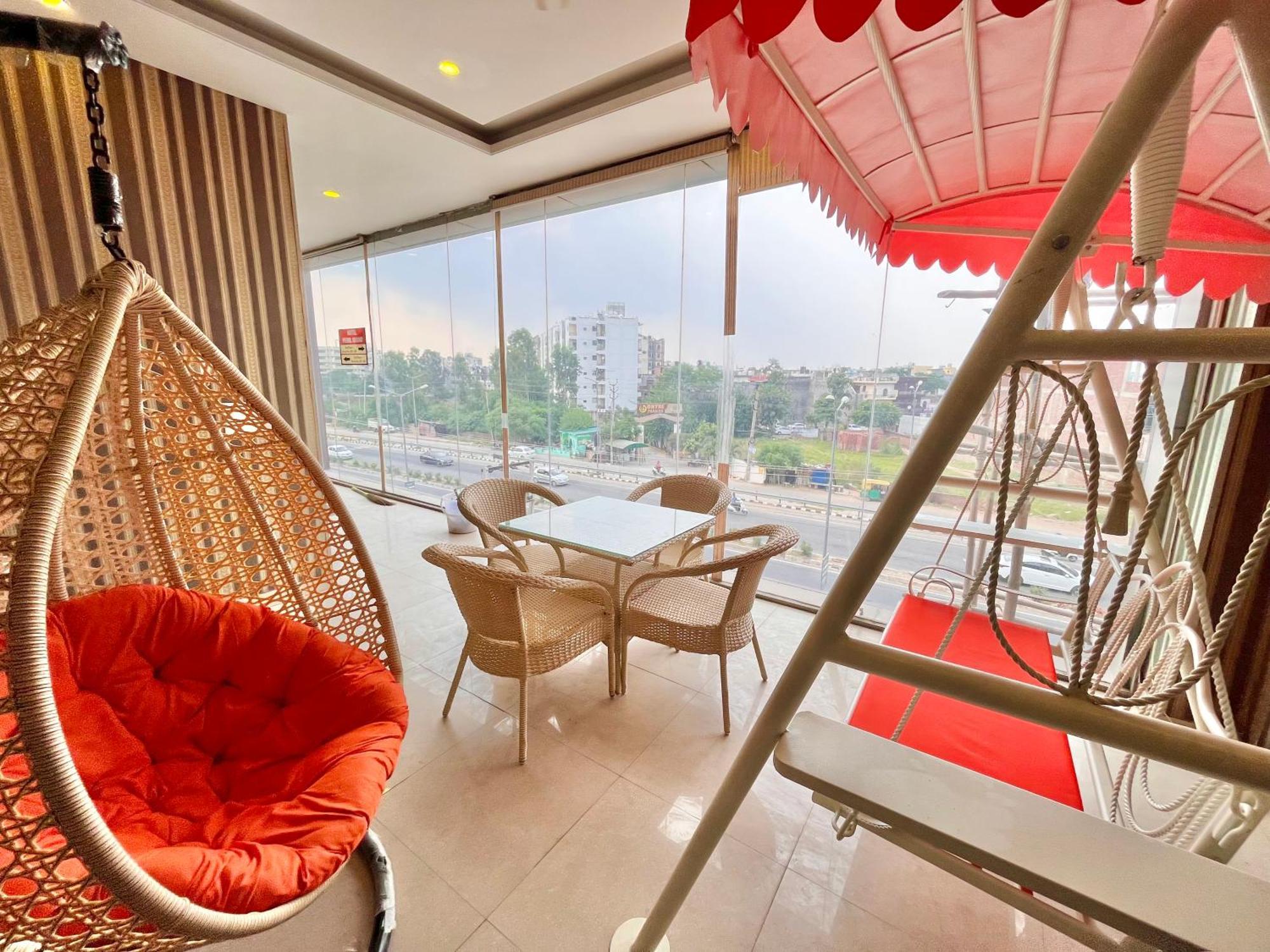 Hotel The Pearl Grand - Top Rated ! Most Awarded ! Parking ! Lift ! Luxury Rooms ! Best Selling Zirakpur Ngoại thất bức ảnh