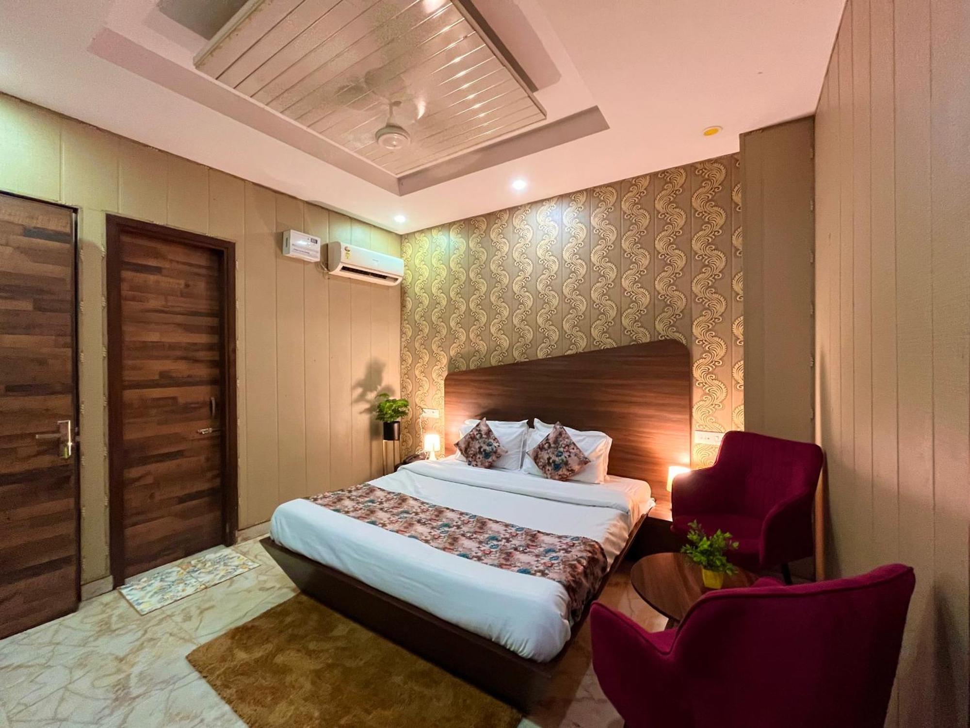 Hotel The Pearl Grand - Top Rated ! Most Awarded ! Parking ! Lift ! Luxury Rooms ! Best Selling Zirakpur Ngoại thất bức ảnh