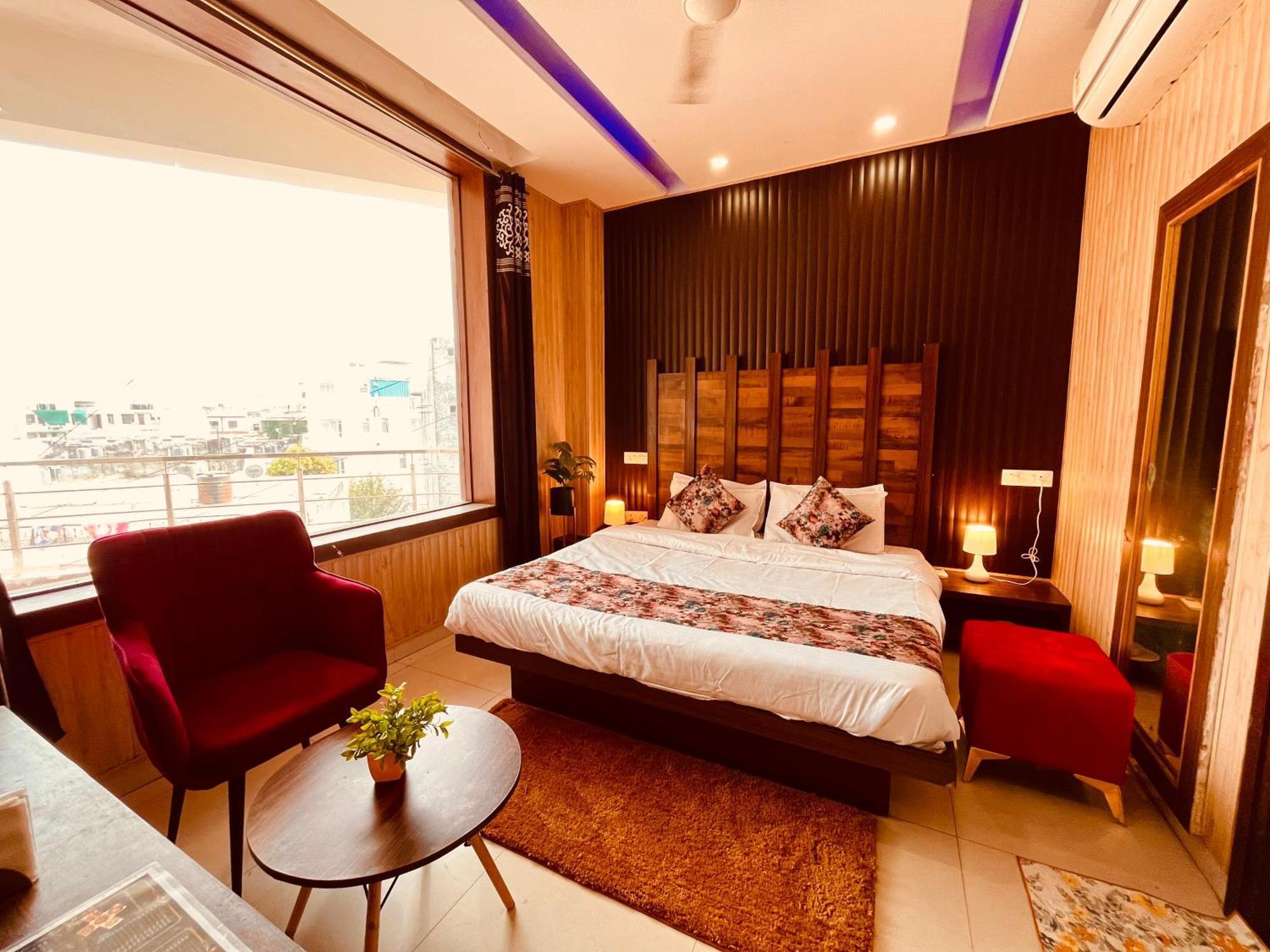 Hotel The Pearl Grand - Top Rated ! Most Awarded ! Parking ! Lift ! Luxury Rooms ! Best Selling Zirakpur Ngoại thất bức ảnh