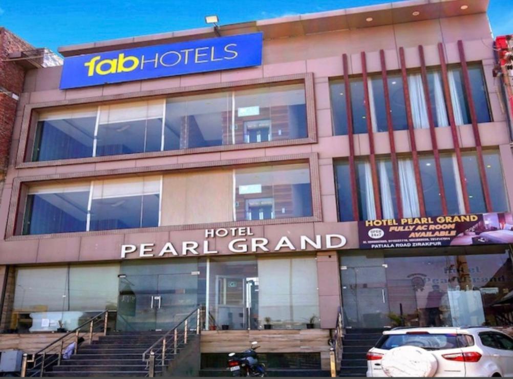 Hotel The Pearl Grand - Top Rated ! Most Awarded ! Parking ! Lift ! Luxury Rooms ! Best Selling Zirakpur Ngoại thất bức ảnh