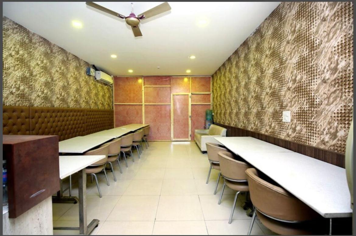 Hotel The Pearl Grand - Top Rated ! Most Awarded ! Parking ! Lift ! Luxury Rooms ! Best Selling Zirakpur Ngoại thất bức ảnh