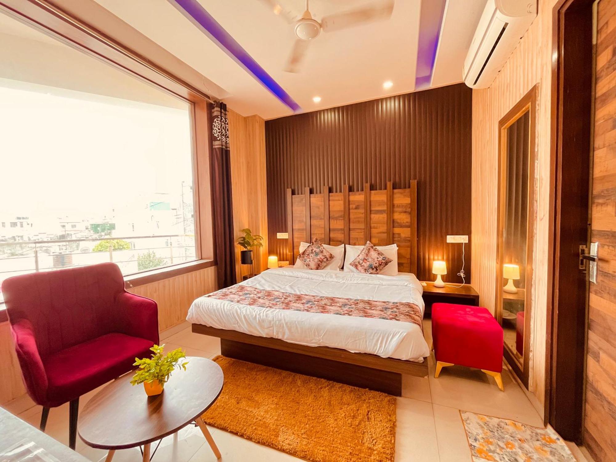 Hotel The Pearl Grand - Top Rated ! Most Awarded ! Parking ! Lift ! Luxury Rooms ! Best Selling Zirakpur Ngoại thất bức ảnh