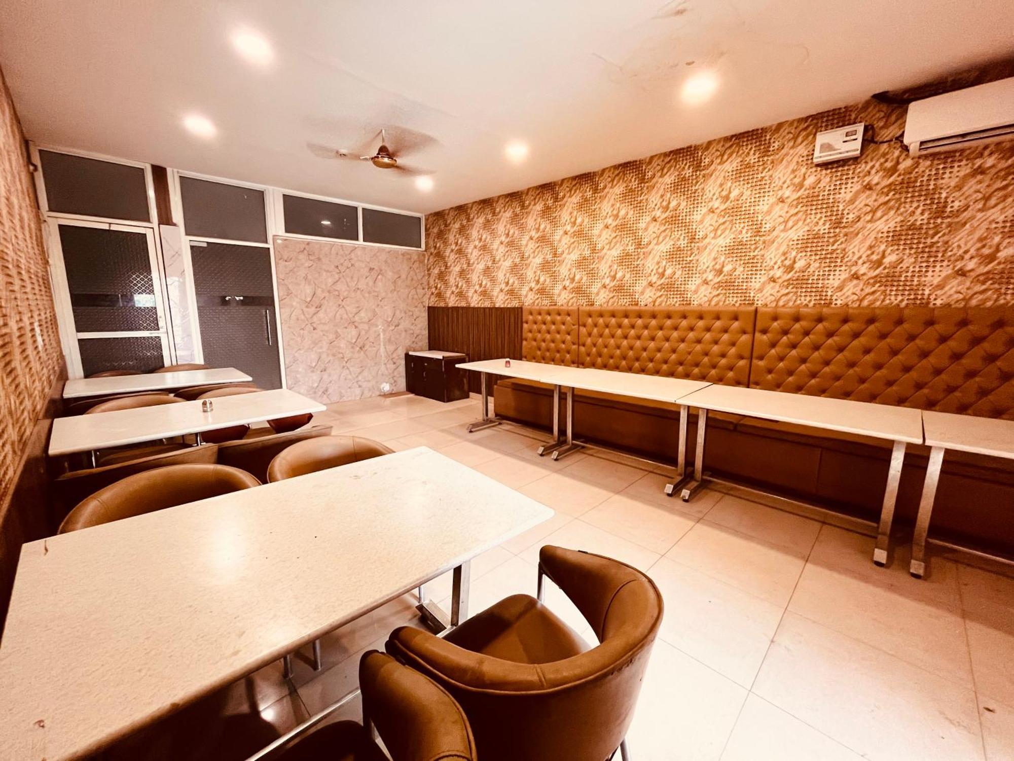 Hotel The Pearl Grand - Top Rated ! Most Awarded ! Parking ! Lift ! Luxury Rooms ! Best Selling Zirakpur Ngoại thất bức ảnh