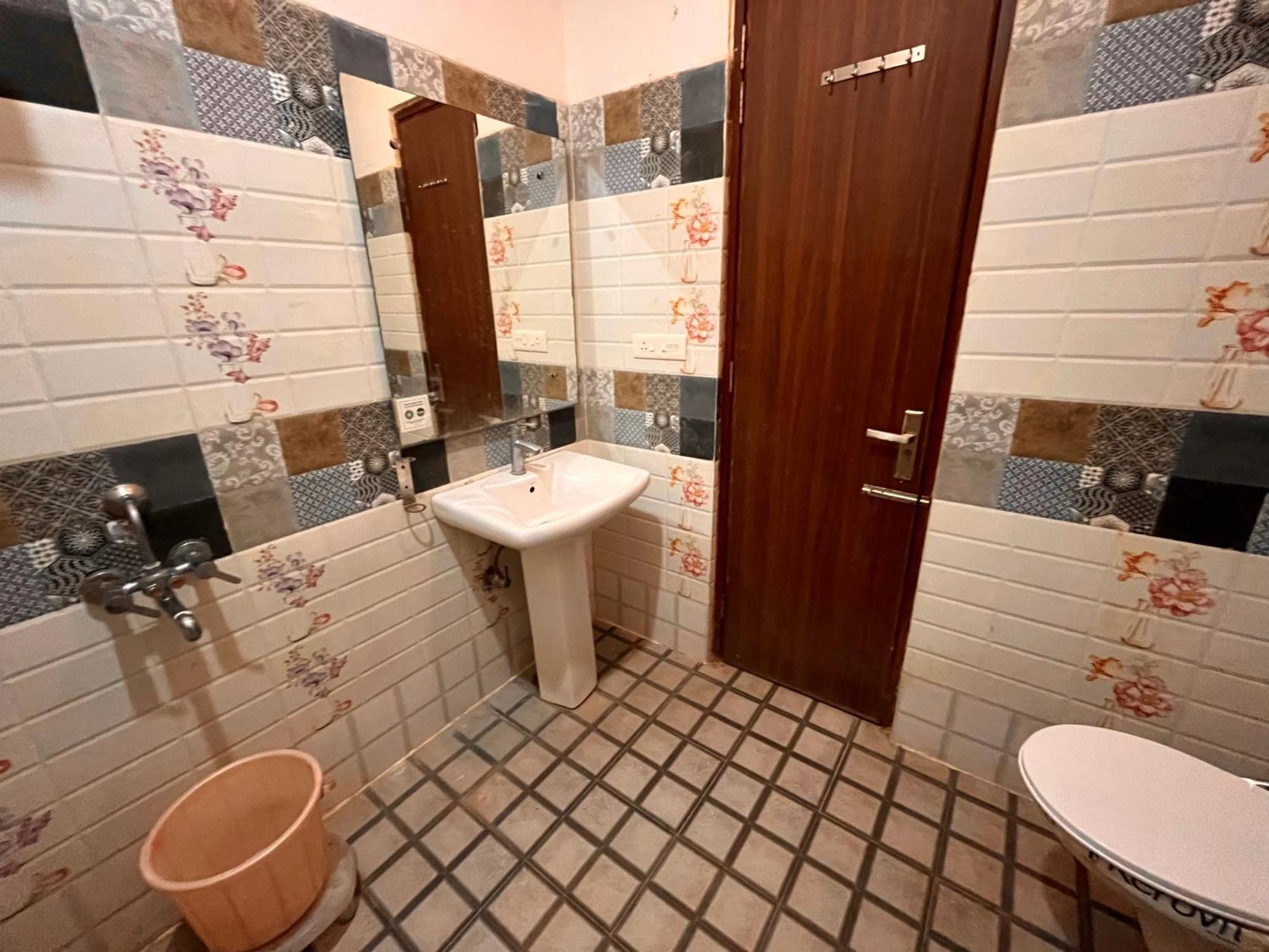 Hotel The Pearl Grand - Top Rated ! Most Awarded ! Parking ! Lift ! Luxury Rooms ! Best Selling Zirakpur Ngoại thất bức ảnh