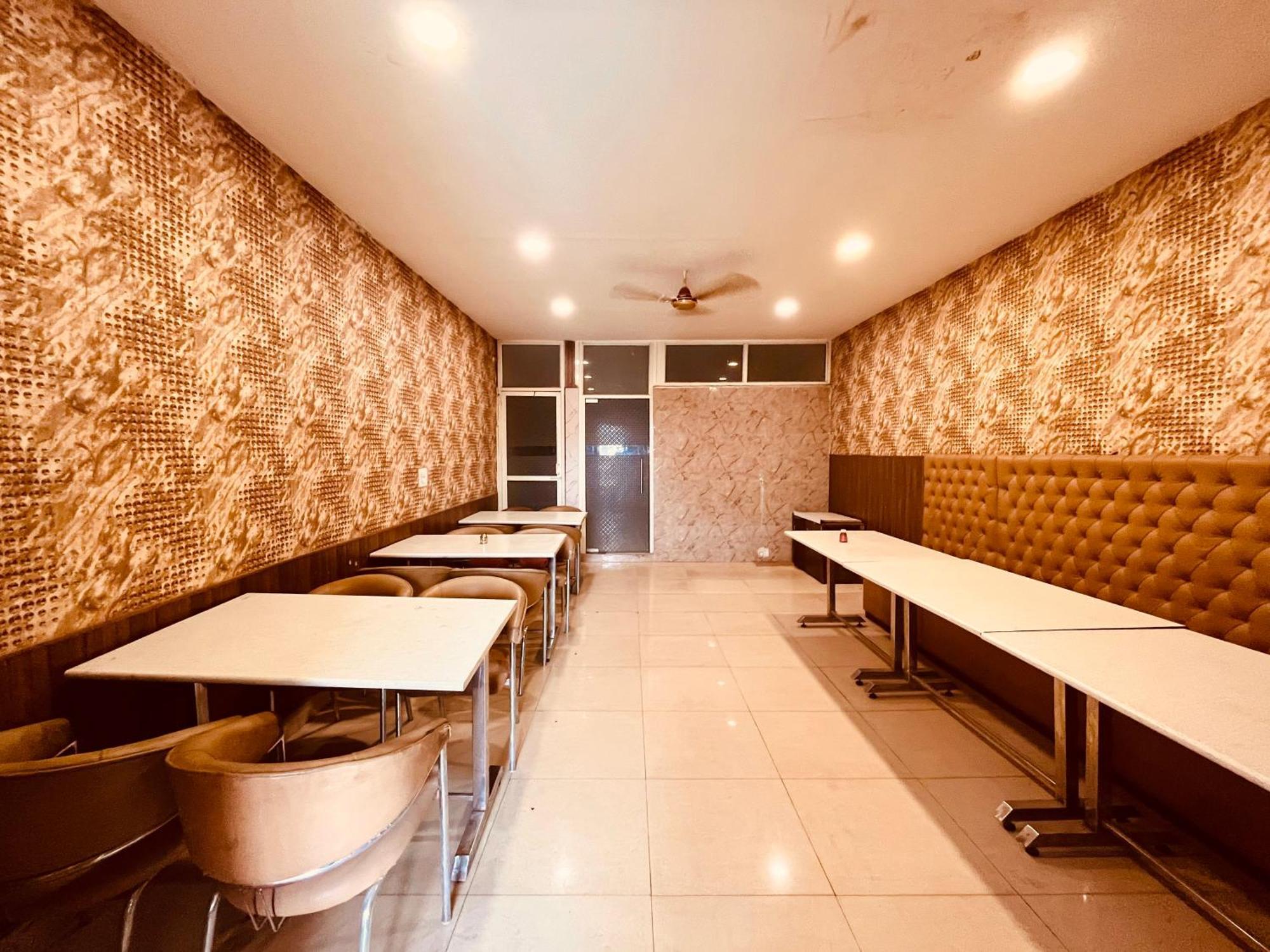 Hotel The Pearl Grand - Top Rated ! Most Awarded ! Parking ! Lift ! Luxury Rooms ! Best Selling Zirakpur Ngoại thất bức ảnh